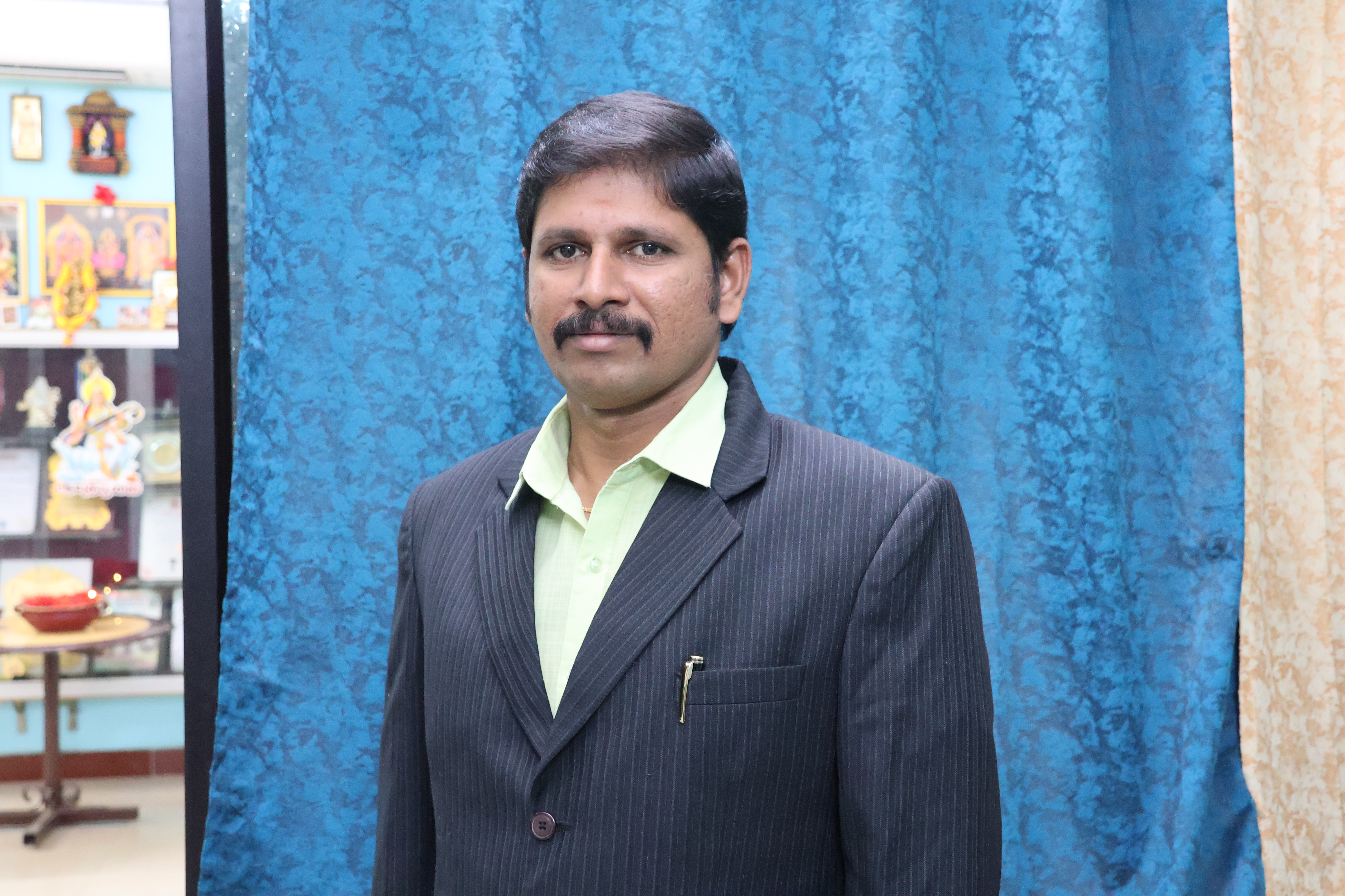 DMR. RAMADHURAI R